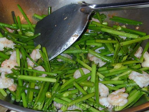 Chinese Chive Flowers with Shrimp step 4