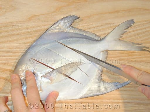 Crispy Pomfret step 1