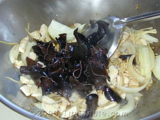 Ginger and Chicken Stir Fry step 3