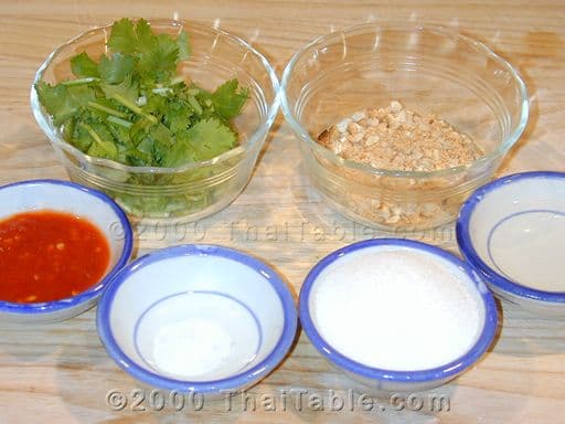Peanut Dipping Sauce for Fried Tofu step 1