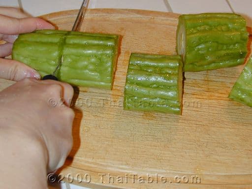 Stuffed Bitter Melon Soup step 1